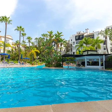Apartment Beachfront Complex Jardines De Golondrinas Elviria