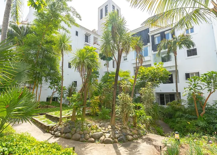 Beachfront Complex Jardines De Golondrinas Elviria Marbella