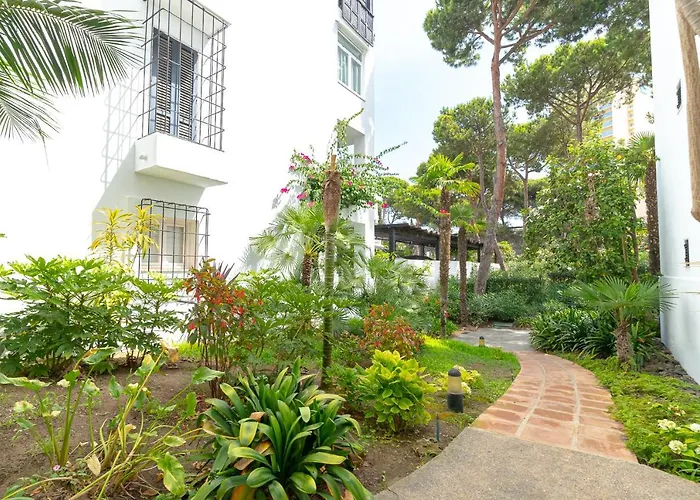 Lejlighed Beachfront Complex Jardines De Golondrinas Elviria *