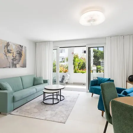 Beachfront Complex Jardines De Golondrinas Elviria Apartman *